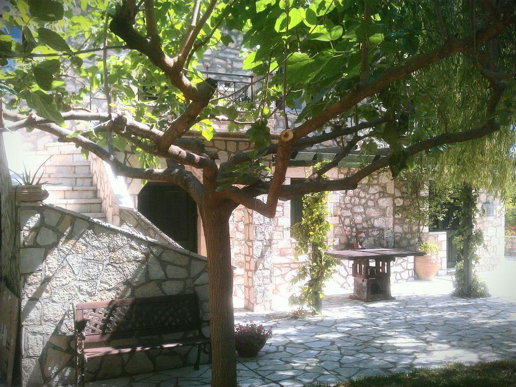 Sterna Apartment Asprogerakata Bagian luar foto